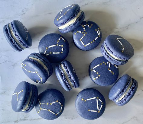 Starry Night Sleepover Party, Space Themed Macarons, Sky Themed Food, Celestial Food Ideas, Astrology Themed Wedding, Celestial Party Food, Starry Night Food, Space Wedding Cake, Galaxy Themed Food