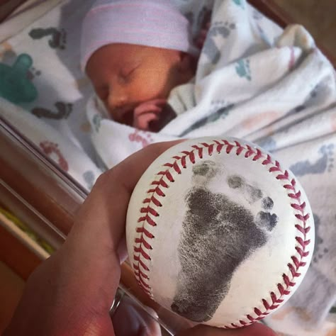 Baby footprint on baseball #memento #decor ❤ it! #diy #baby #babyfootprint #sports #keepsakes Room Ideas For Boys, Baseball Dodgers, Baby Boy Baseball, Baseball Baby Shower Theme, Baby Boy Newborn Pictures, Baseball Room, Baby Room Ideas, Baby Footprint