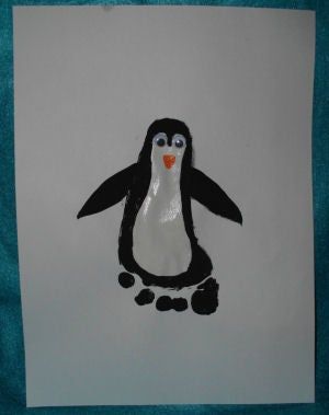 Preschool Winter, Penguin Crafts, Penguin Craft, Toddler Ideas, Footprint Crafts, Baby Art Projects, Penguin Art, Daycare Activities, Footprint Art