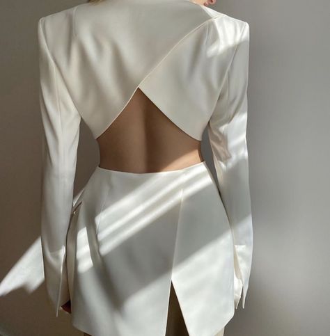 Backless Jacket, High Fashion Dresses, Look Formal, Fashion Vocabulary, Classy Dress Outfits, Fashion Project, Suit Fashion, Classy Dress, Pin It