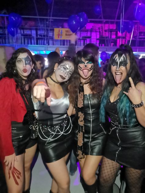 Rock And Roll Dance Costume, Rock N Roll Theme Outfit, Rock Theme Party Outfit, Party Make Up Ideas, Rock And Roll Halloween Costumes, Rock N Roll Women, Rock Halloween Costumes, Rock And Roll Dresses, Dress Up Halloween