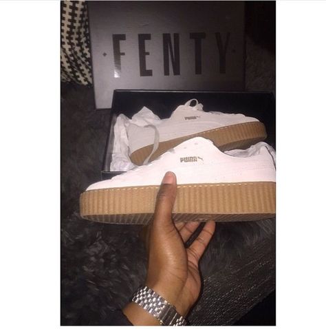 Pinterest 6IXTIDΣS Rihanna Puma Creepers, Rihanna Puma, Fenty Rihanna, Suede Creepers, Puma Creepers, La Girl, Minimal Chic, Creepers, Rihanna