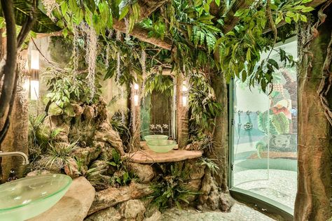 Jungle Home Interior, Swamp Bathroom Decor, Swamp Themed Bedroom, Jungle Inspired Bathroom, Fairy Tale Bathroom, Cool Bathroom Themes, Bathroom Forest Theme, Rainforest Themed Bedroom, Jungle Theme Bathroom Ideas