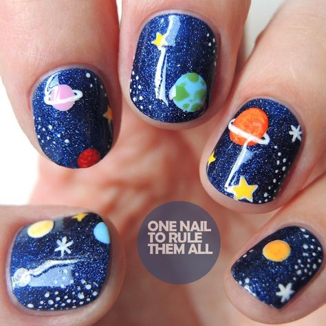 Planet Nails, Coldplay Concert, Space Nails, Cute Short Nails, Take It Easy, Nail Art Inspiration, Coldplay, Short Nails, Stylish Nails