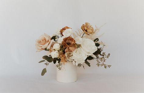 Fall White Wedding Bouquet, Toffee Wedding Bouquet, Neutral Flower Table Arrangements, Flower Arrangements Neutral, Earth Tone Bridesmaid Bouquet, Muted Wedding Bouquet, Toffee And White Wedding Flowers, Classic Fall Wedding Colors, Earth Tone Centerpieces