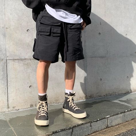 Shadow Cargo Shorts 🐾♨️ #shorts #cargoshorts #streetwear #summervibes #summerstyle #fashionstyle #h0neybear #ootd Y2k Fashion Men, Cargo Shorts Outfit, 3d Pocket, Costume Bags, Outwear Coat, Patchwork Jacket, Shorts Outfit, Cargo Shorts Men, Shorts Cargo