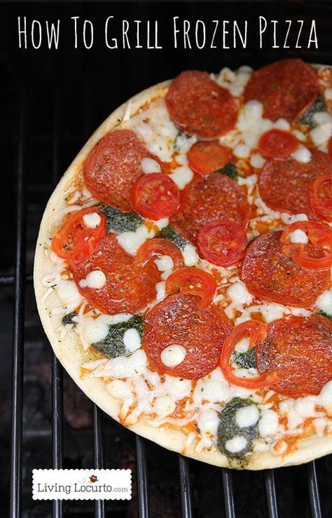 Grilling Pizza, Pizza On The Grill, Summer Grill, Pizza Easy, Grill Time, Grilled Pizza, Grill Recipes, 300 Calories, Frozen Pizza