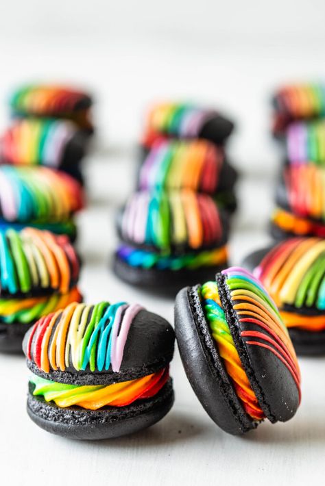 Pride Baking Ideas, Pride Baked Goods, Pride Treats, Pride Food Ideas, Pride Food, Rainbow Macarons, Rainbow Foods, Rainbow Things, Pride Party Decorations