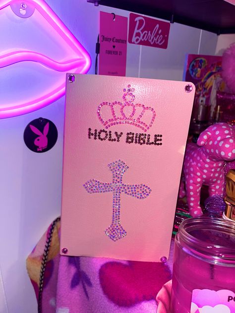 in jesus name we pray, periodt 💅 Bedazzled Bible, Decorate Bible, Bible Cover Ideas, Bible Decor, Showing Gratitude, In Jesus Name, Bible Cover, Christian Girl, Jesus Name