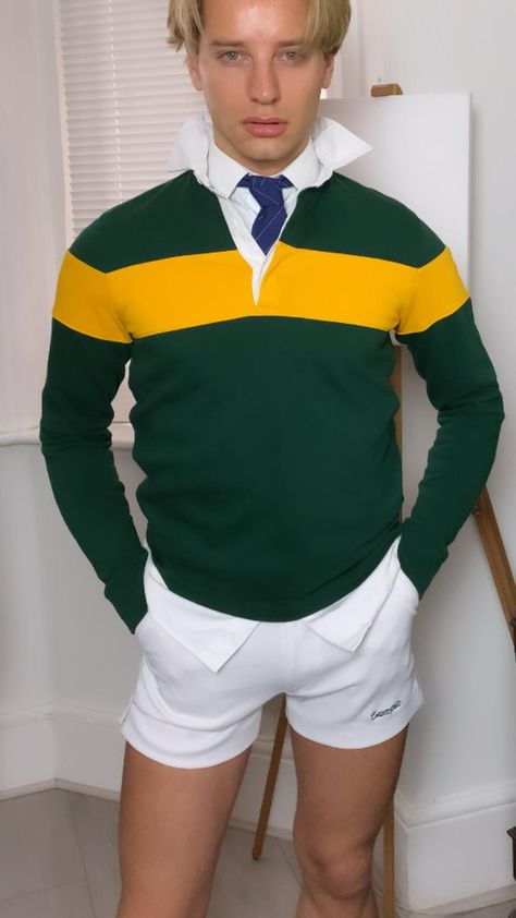 School Outfits 2022, Outfits With Shorts, Preppy Boy, Super Short Shorts, Rugby Shorts, Preppy Boys, Western Outfits Men, Tennis Outfit, Men Photography