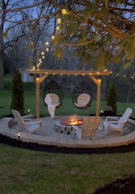 Outdoor Fire Pit Area, Fire Pit Swings, Small Home Decor, Fire Pit Area, Backyard Inspo, Backyard Fire, Outdoor Decor Backyard, Fire Pit Backyard, Backyard Makeover