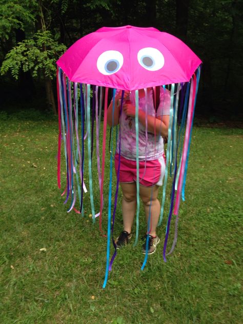 Jelly Fish Umbrella for H2O week at Camp! Jelly Fish Umbrella Diy, Jellyfish Costume Diy Umbrellas, Jellyfish Umbrella, Jellyfish Costume Umbrella, Umbrella Jellyfish, Jellyfish Costume, Bike Decorations, Umbrella Craft, Fish Costume