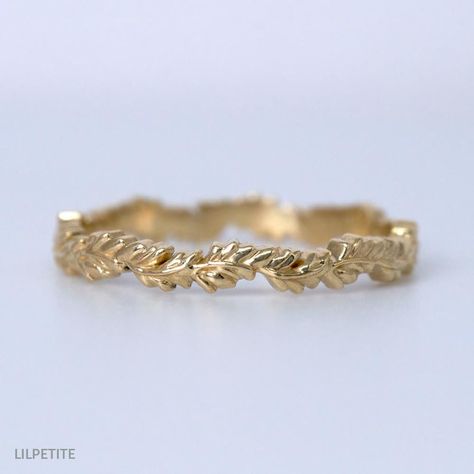 Oak Leaf Wedding Band, Nature Inspired Ring, Rings With Small Diamonds, Jewelry Sketching, Yellow Gold Stackable Ring, Plant Ring, Textured Wedding Ring, Gold Leaf Ring, Movie Jewelry