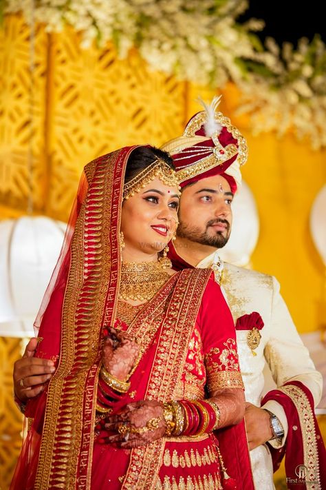 New Dulhan Pose, Marriage Poses, Indian Wedding Pictures, शादी की तस्वीरें, Indian Bride Poses, Indian Bride Photography Poses, Indian Wedding Poses, Bride Photos Poses, Indian Wedding Photography Couples