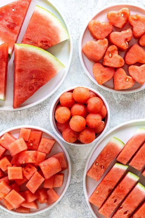 Pick Watermelon, Watermelon Dip, Types Of Watermelon, Cut A Watermelon, Watermelon Feta Salad, Fresh Fruit Recipes, Cut Watermelon, Watermelon Recipes, Mouth Watering Food