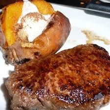 Outback Steak Seasoning, Copycat Restaurant Recipes Applebees, Outback Steakhouse Recipes, Steakhouse Steak, Steakhouse Recipes, Steak Rub, Roast Chicken And Gravy, Clone Recipe, Steak Dishes