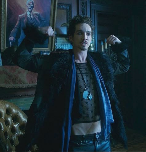 Klaus Hargreeves, Robert Sheehan, Gender Envy, Umbrella Academy, Series Movies, Spirit Animal, Movies Showing, Celebrity Crush, Deadpool