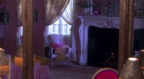 “ Cher Horowitz’s bedroom (Clueless) ” Dream Photo, Cher Horowitz, Room Of One's Own, Old Room, Bedroom Goals, Pink Room, New Beds, Room Tour, Teen Bedroom