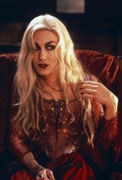 Sarah Sanderson Hocus Pocus, Hermanas Sanderson, Hocus Pocus 1993, Hocus Pocus Movie, Film Cult, Sarah Sanderson, Hocus Pocus 2, Halloween Tattoo, Bette Midler