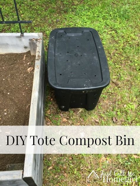 Small Compost Bin, Outdoor Compost Bin, Making A Compost Bin, Composting 101, Compost Container, Cheap Greenhouse, Compost Bin Diy, Compost Tumbler, Diy Compost