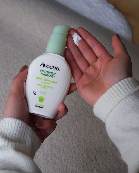 Aveeno Skin Care, Skincare Stuff, Aveeno Positively Radiant, Birthday Things, Skincare Aesthetic, Sunscreen Moisturizer, Aesthetic Stuff, Body Skin Care Routine, Clean Face