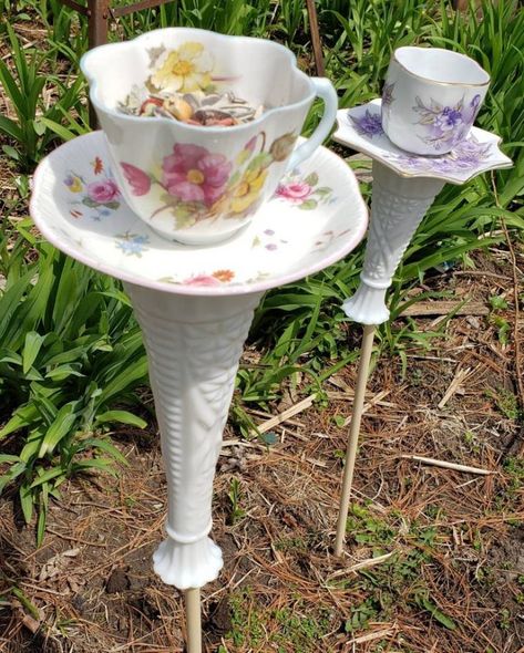 Cottage Teapot, Teapot Garden, Unique Bird Feeders, Glassware Garden Art, Glass Bird Feeders, Teacup Crafts, Unique Garden Art, Tea Cup Bird Feeder, Diy Bird Feeder