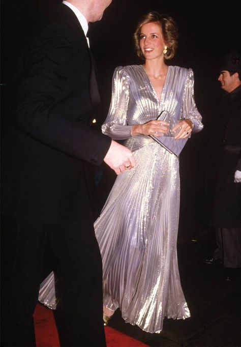 Princess Diana Party Outfits: an All-Sparkling Archive | Who What Wear UK Diana Gown, Princess Diana Fashion, Princess Diana Pictures, Diana Queen, Party Trends, Diana Fashion, Lady D, Film Clips, Evolution Of Fashion