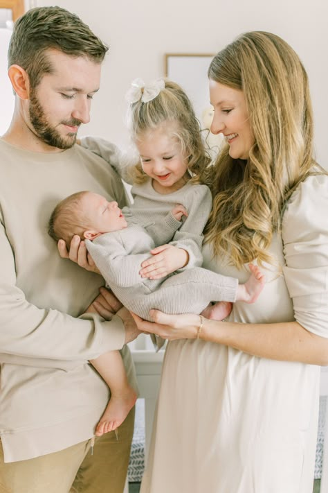 Vanessa wyler Pewaukee brookfield newborn photographer