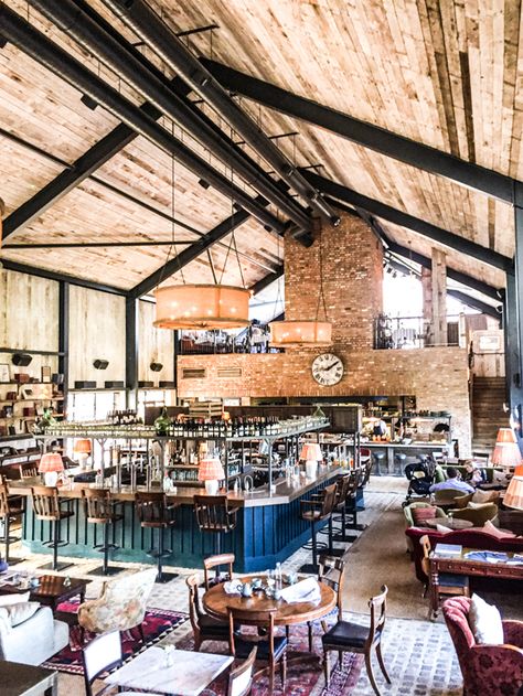 The dream travel destination in England - Soho Farmhouse - it's the new hipster place to stay while in the country! Loft Designs, Soho Farmhouse, Design Café, Loft Ideas, Vintage Industrial Decor, Urban Loft, Farm Shop, Bar Interior, Coffee Shop Design