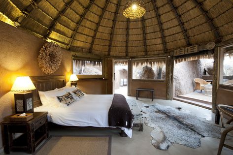 16. MO Mini Suite Interior Safari Style Interior, Cabins Exterior, Cobb Homes, Loft Rooms, African Lodge, African Hut, Holiday Cabin, African Vibes, Lodge Ideas