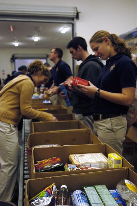 Food Bank Volunteer, Historical Fiction Writing, Give Volunteer, Places To Volunteer, School Volunteer, Good Wednesday, Volunteer Opportunities, Afterschool Activities, Food Bank