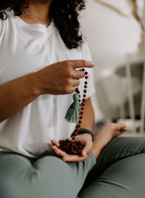 How to use your Mala for meditation? Active Meditation, Mala Meditation, Meditation Mantras, My Teacher, I Will Show You, Personal Blog, Being Used, Photo Sessions, How To Use