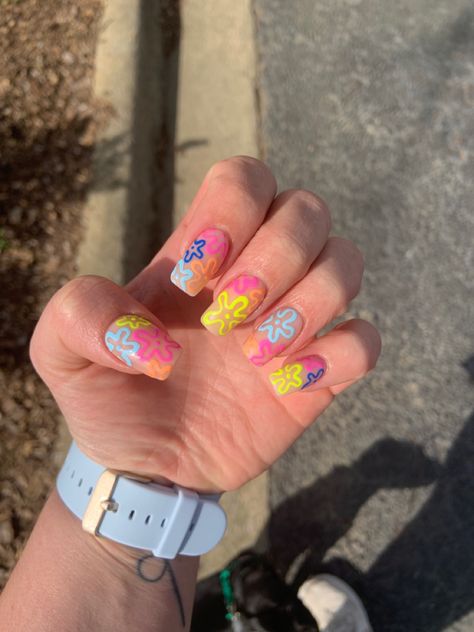 Summer nail design, floral nails, floral design, nail design 2022, trendy nails, trendy summer nails, trendy spring nails, sns nails, gelx nails, nail design Fun Summer Nails Acrylic, Nails Floral Design, Nail Design Floral, Nails Sns, Spongebob Nails, Summer Nail Art Ideas, Summer Nails 2022, Trendy Summer Nails, Nails Floral