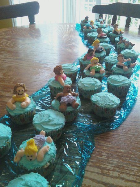 Lazy river cupcakes for our daughters' "water-themed" birthday River Cupcakes, Water Cakes, River Party, Nature Birthday, Underwater Birthday, Hosting Events, Water Birthday, Lazy River, Bridal Bachelorette Party