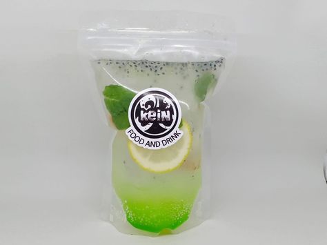 Soda with Green Apple flavor and Mint syrup with lemon. Green Apple Mojito, Apple Mojito, Mint Syrup, Green Apple, Mojito, Street Food, Syrup, Shot Glass, Lemon