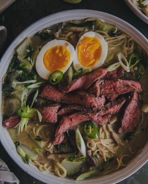 Yakamein New Orleans, Yakamein Recipe, Steak Ramen, Chili Ramen, Green Chili Sauce, Ramen Broth, How To Make Ramen, Mushroom Broth, Red Miso