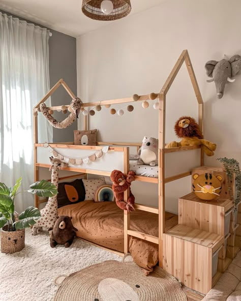 Boho Boys Room, Boy And Girl Shared Bedroom, Ikea Kids Room, Zimmer Diy, Kids Rooms Inspo, Kura Bed, Ikea Kura, Ikea Kids, Kids Bedroom Inspiration