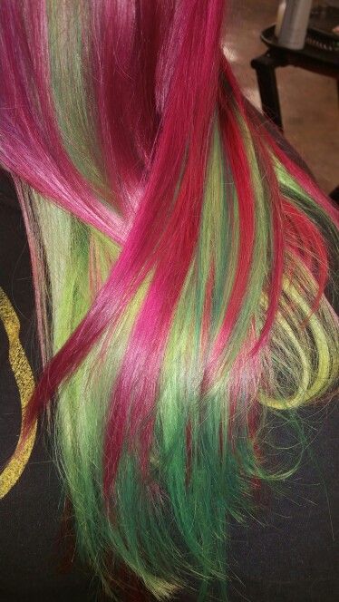 Fun Hair Color Ideas, Neon Green Hair, Venus Mcflytrap, Skunk Hair, High Hair, Hair Streaks, Dyed Hair Inspiration, Fun Hair, Pretty Hair Color