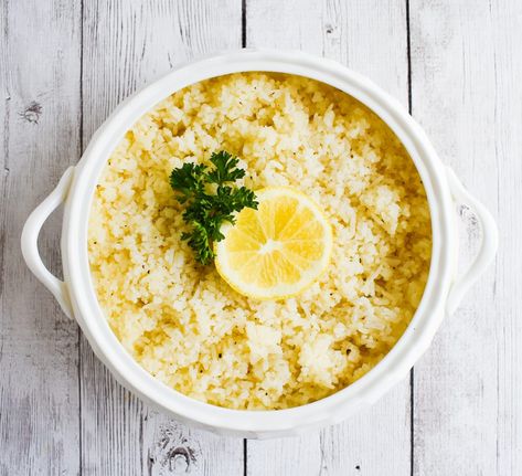 A light and flavorful recipe for Low-FODMAP Lemon Rice...the perfect side for any low-FODMAP meal that is gluten-free and vegan. Vanilla Rice Pudding, Fod Map, Lemon Rice Soup, Fodmap Recipes Dinner, Low Fodmap Chicken, Low Fodmap Recipes Dinner, Healthy Stomach, Fodmap Foods, Low Fodmap Diet Recipes