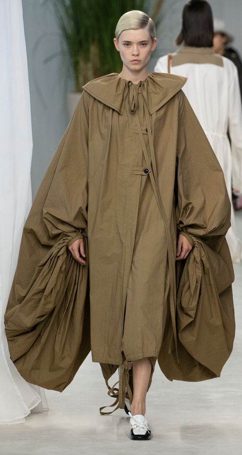 Clover Field, Fishtail Parka, Vogue Russia, Live Fashion, Mode Inspo, Fashion Show Collection, Fashion 2020, Frankenstein, Fashion Week Spring