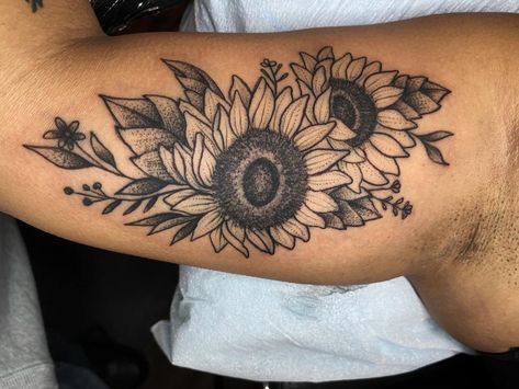 Sole Tattoo, Shoulder Piece, Bouquet Tattoo, Bicep Tattoo, Sunflower Tattoos, R Tattoo, Cover Up Tattoo, Sunflower Tattoo, Tattoo Model