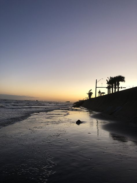 #Texas #Galveston #beach #sunset Texas Galveston, Galveston Beach, Texas Beaches, Texas Sunset, Cruel Summer, Galveston Texas, H Town, 14th Birthday, Sunset Pictures