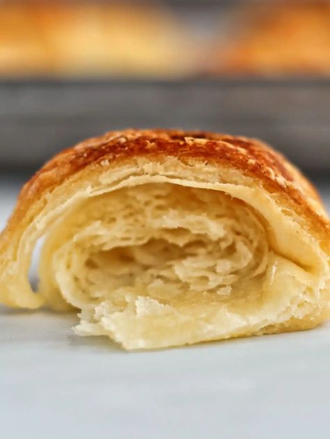 Gluten Free Crescent Roll Dough (A Pillsbury Copycat Recipe) - Let Them Eat Gluten Free Cake Gluten Free Crescent Rolls, Gluten Free Croissant, Homemade Crescent Rolls, Gluten Free Pastry, Gluten Free Flour Blend, Gf Bread, Crescent Roll Recipes, Gluten Free Bakery, Crescent Dough