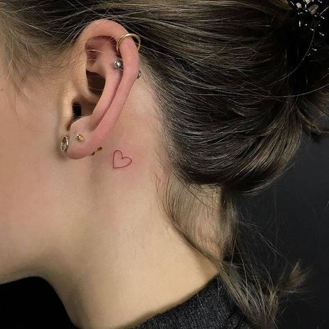 Heart Outline Tattoo, Tato Minimal, Tattoo Placements, Small Shoulder Tattoos, Ear Tattoos, Hamsa Tattoo, Shape Tattoo, Flower Tattoo Shoulder, Small Girl Tattoos