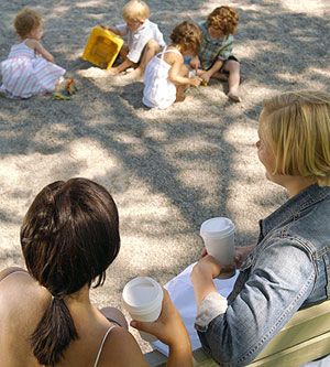 6 Ways to Make Mom Friends: Make the First Move Mom Groups, Supportive Parents, Mom Friends Aesthetic, The Mom Friend Aesthetic, Mum Friends, Play Date, Being The Mom Of The Group, The Mom Friend Of The Group, Friends With Kids