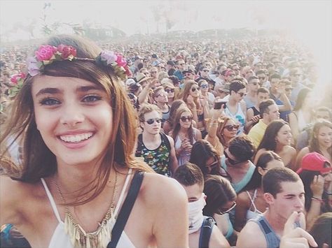 Festival Makeup Tutorial, Coachella Hair, Coachella 2014, Coachella 2015, Festival Makeup Rave, Festival Makeup Glitter, Boho Waves, Taylor Marie Hill, Big Curls