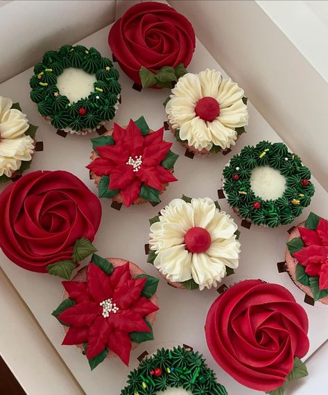 The Cupcake Sensation | Bright and merry, just like the season🎄♥️🎊 . . . #christmas #christmasdecor #throwback #christmastree #christmascupcakes #christmascake... | Instagram Christmas Cupcake Bouquet Ideas, Cupcake Designs Christmas, Winter Floral Cupcakes, Fancy Christmas Cupcakes, Christmas Cupcake Bouquet, Elegant Christmas Cupcakes, Christmas Birthday Cupcakes, Pink Christmas Cupcakes, Pretty Cupcakes Ideas Birthday