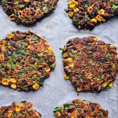 Anna Jones Recipes, Spinach Fritters, Corn Patties, Black Bean Patties, Veggie Fritters, Dinner Recipes Healthy Family, Black Bean Corn, Black Bean Quinoa, Black Bean Recipes