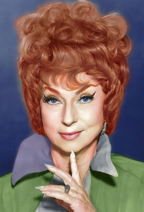 Bewitched Aesthetic, Endora Bewitched, Bewitched Tv Show, Beautiful Aged Women, Bette Davis Eyes, Female Actors, Agnes Moorehead, Female Face Drawing, I Dream Of Jeannie