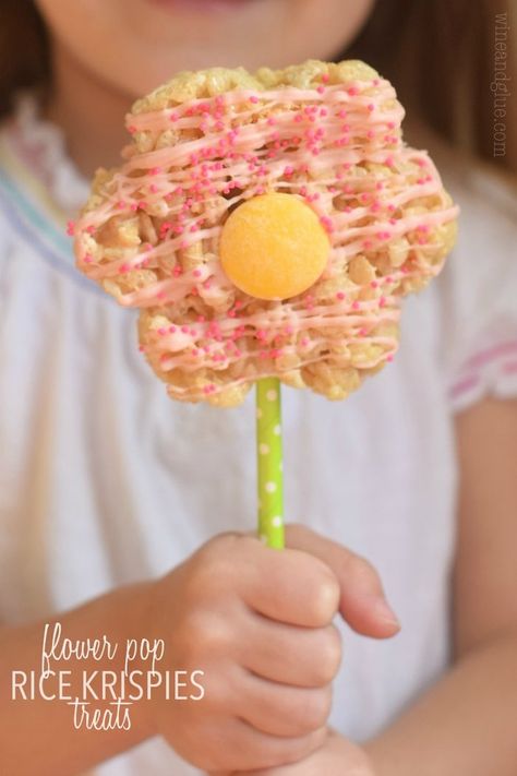 These Flower Pop Rice Krispie Treats are perfect for spring! Rice Cereal Recipes, Riced Broccoli, Easter Rice Krispie Treats, Rice Mexican, Bake Sale Treats, Spring Birthday Party, Treat Bar, Bake Sale Ideas, Lemon Bar